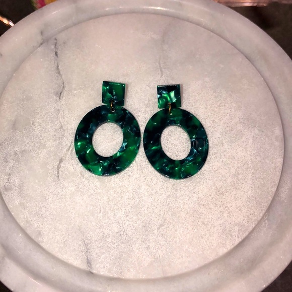 5/$25 Dark Green Round Earrings - Picture 1 of 1